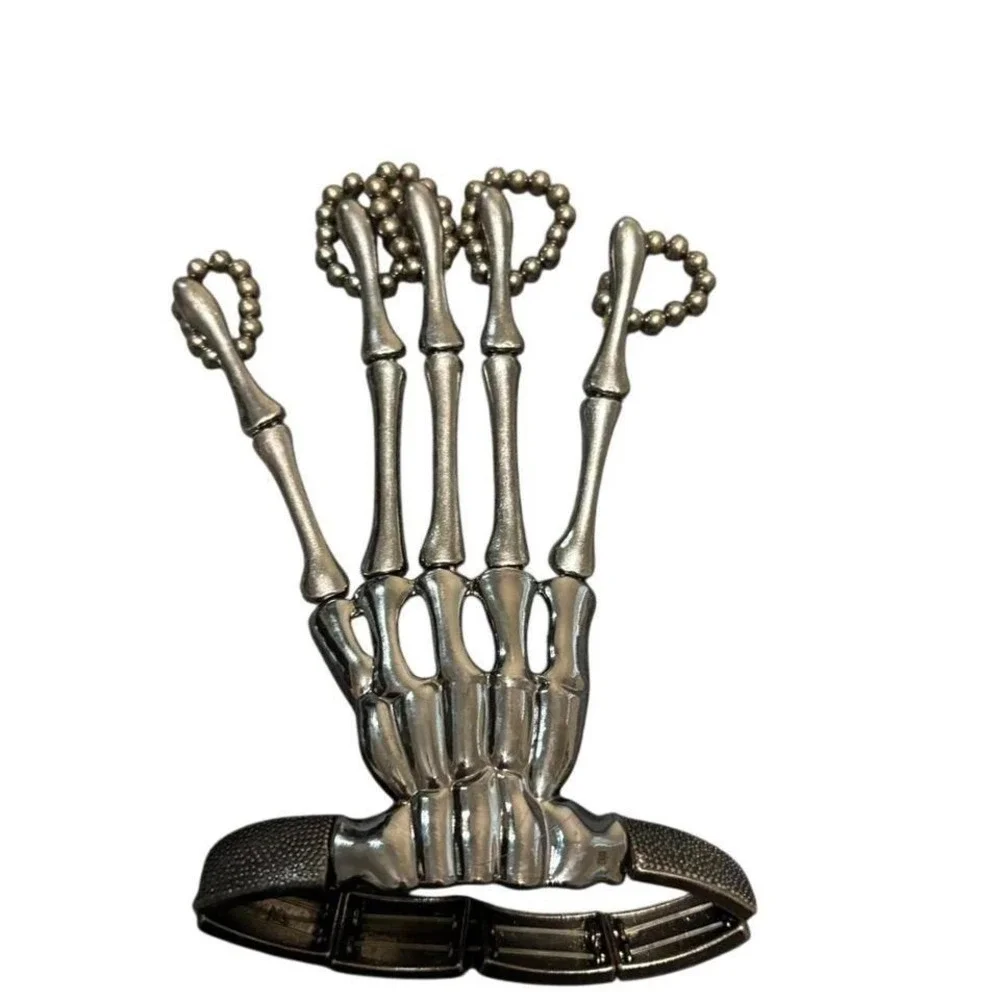 N/A skeleton hand